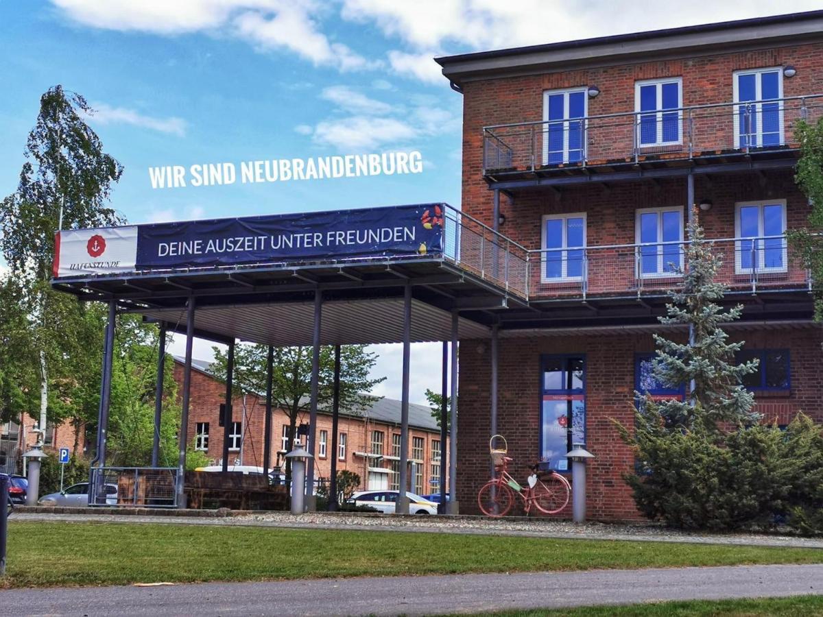 Hafenstunde Hotell Neubrandenburg Eksteriør bilde